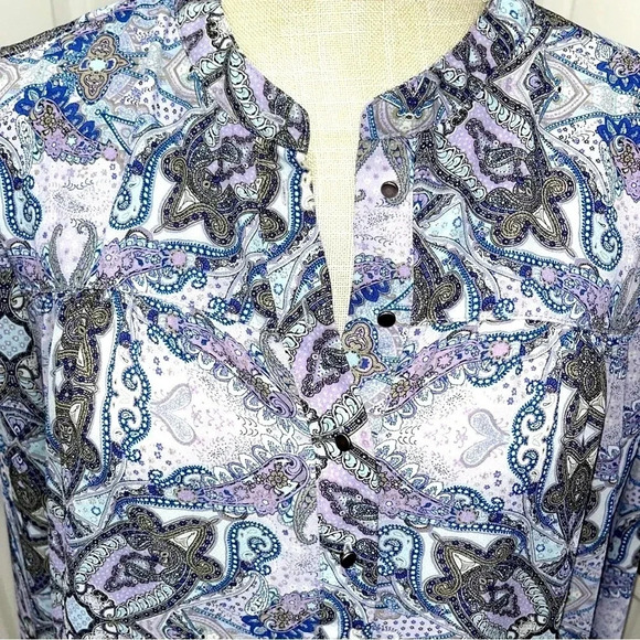 Democracy paisley 3/4 button front blouse with ruffle back in a blue/ purple - Picture 4 of 11